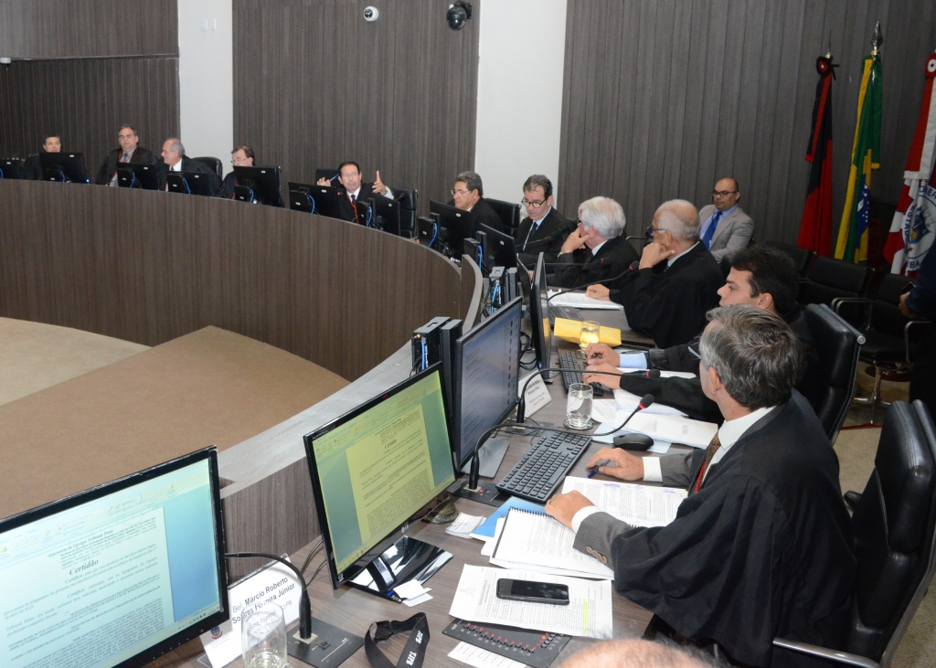 Estado deve promover a equiparação salarial de servidores da mesma categoria