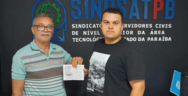 SINDSATPB oficializa relação trabalhista com seu colaborador